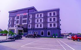 Ee29 Hotel And Suite